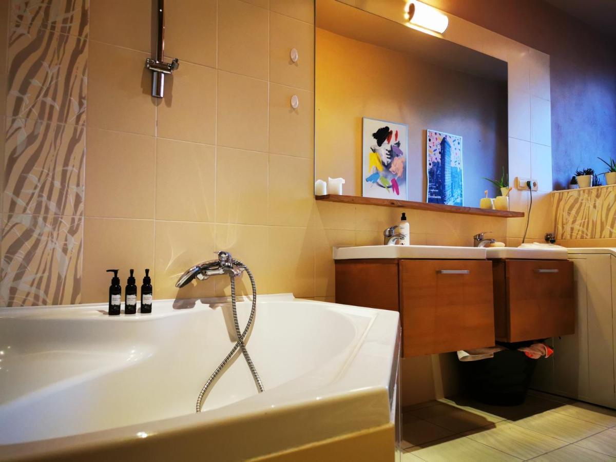 Falcon Apartment Трнава Экстерьер фото