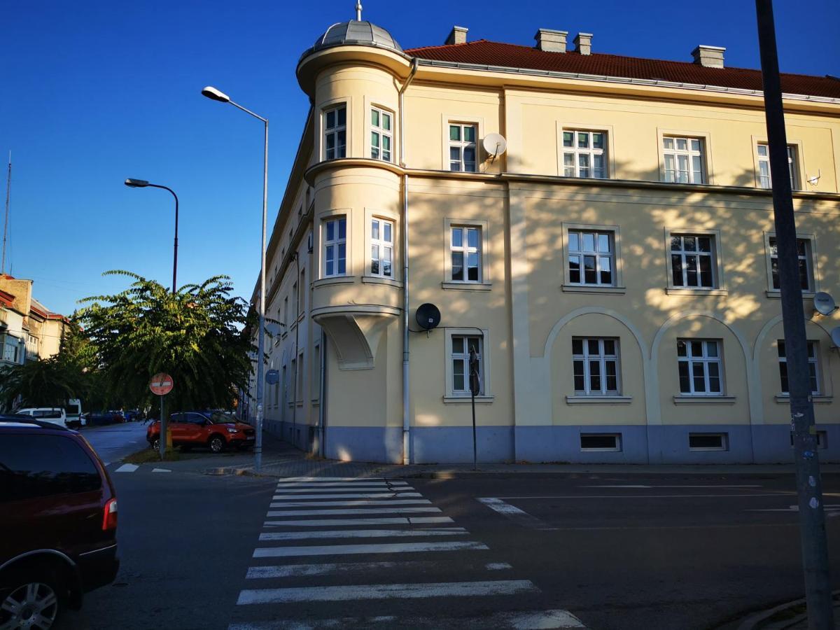Falcon Apartment Трнава Экстерьер фото